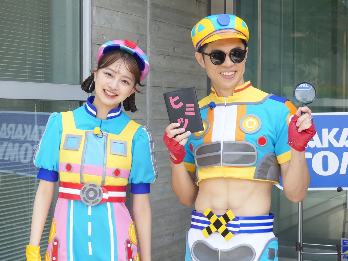 小島よしおがタカラトミーをスパイ？ 人気キッズ番組で社員たちと圧巻「おっぱっぴー」