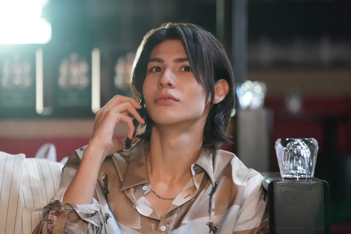 ホスト役初挑戦のラウール、”圧倒的”ビジュアルに視聴者衝撃「全女を落とそうとしてる…」「また伸びた？」【ネタバレあり】