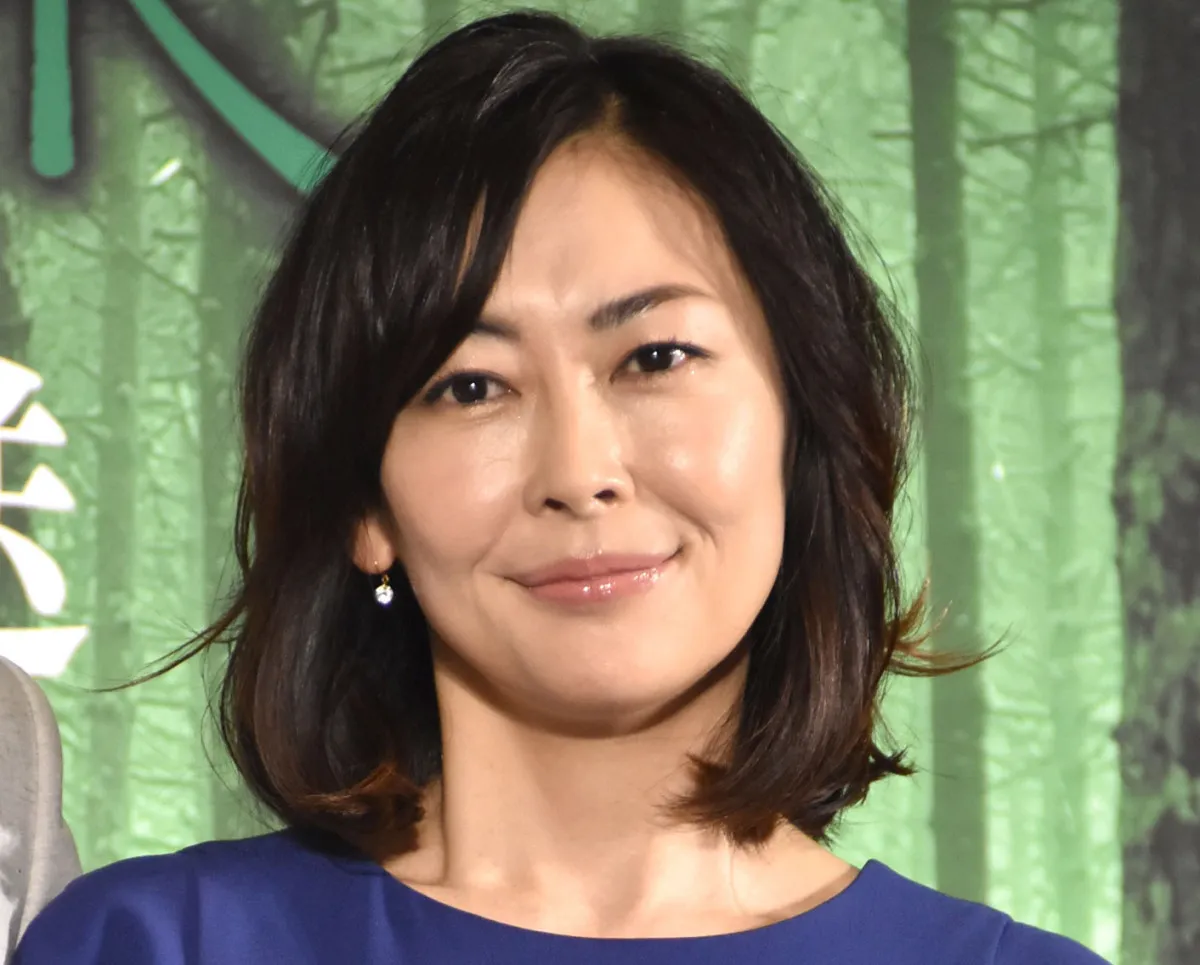 「中山美穂オフィシャルストア」8・31に運用終了を発表