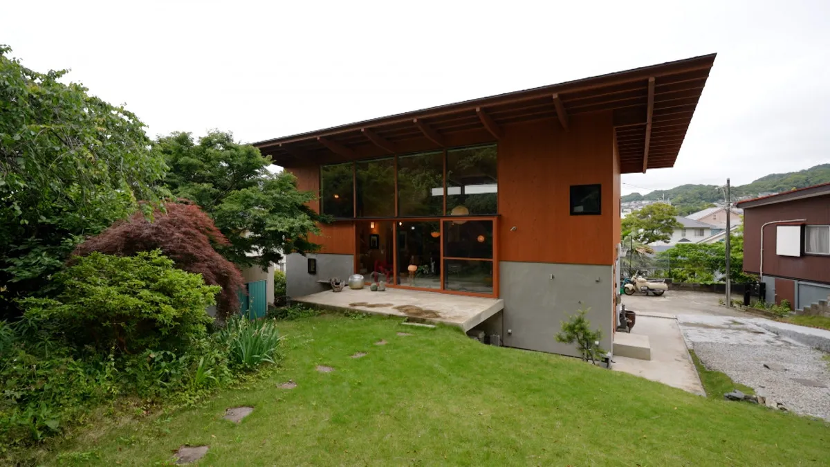 敷地内に約1メートルの段差→フラットな更地には300万円 工夫で“森とつながるリビング”に【住人十色】