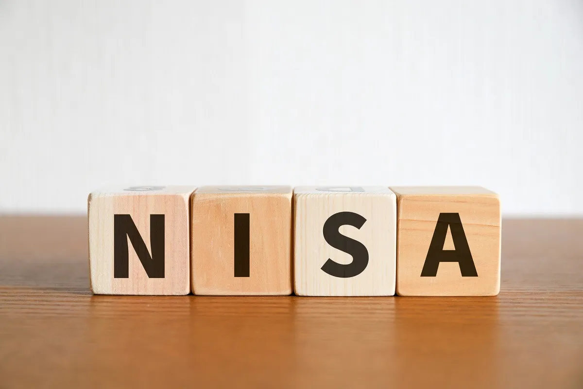 NISA利用前に重視した点、証券会社、銀行共に「口座開設手続きの容易さ」が大幅増加