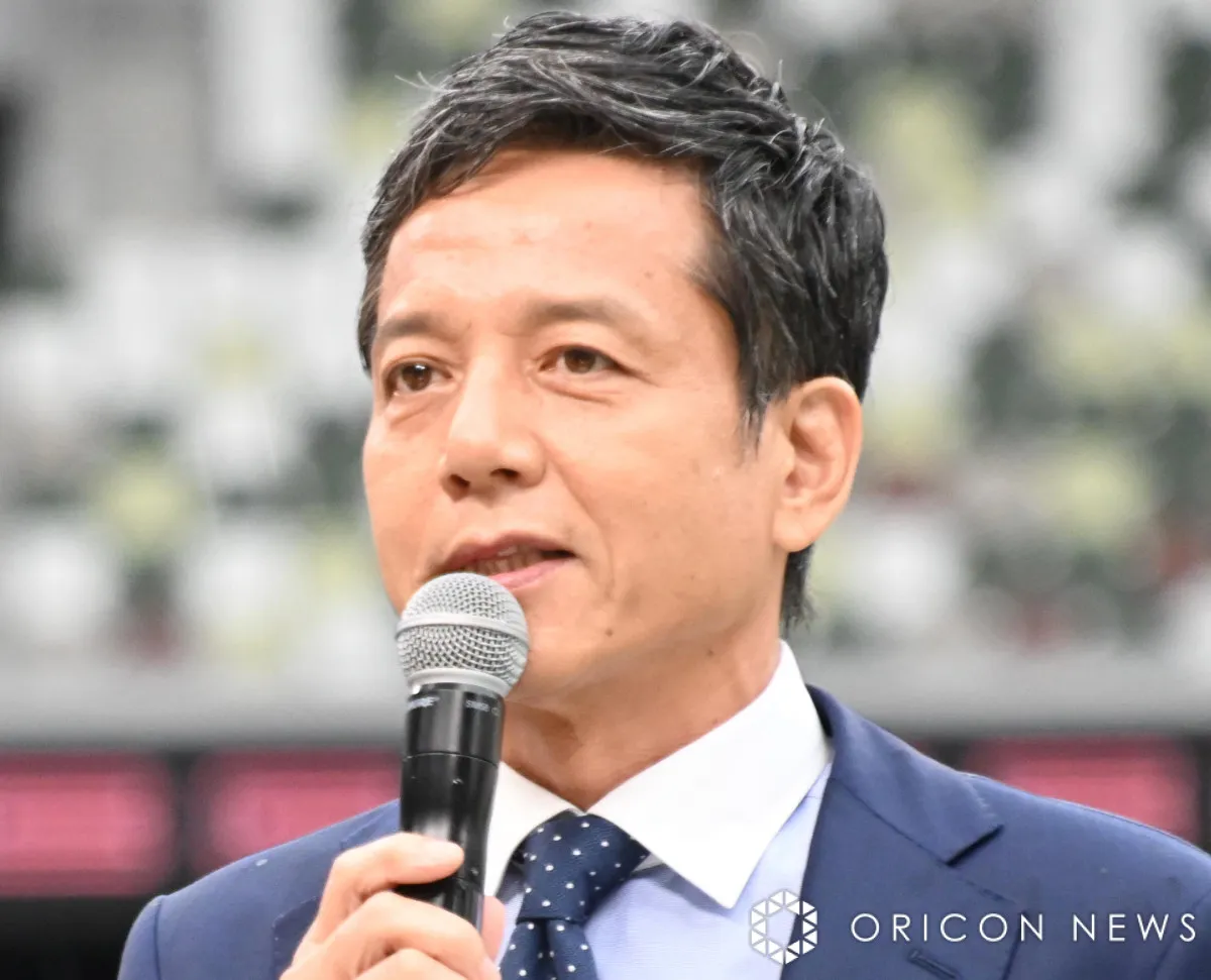 勝村政信、“妻”いしのようことグアムの絶景ゴルフ場で笑顔　ドラマ『私があなたといる理由』花田夫婦オフショット