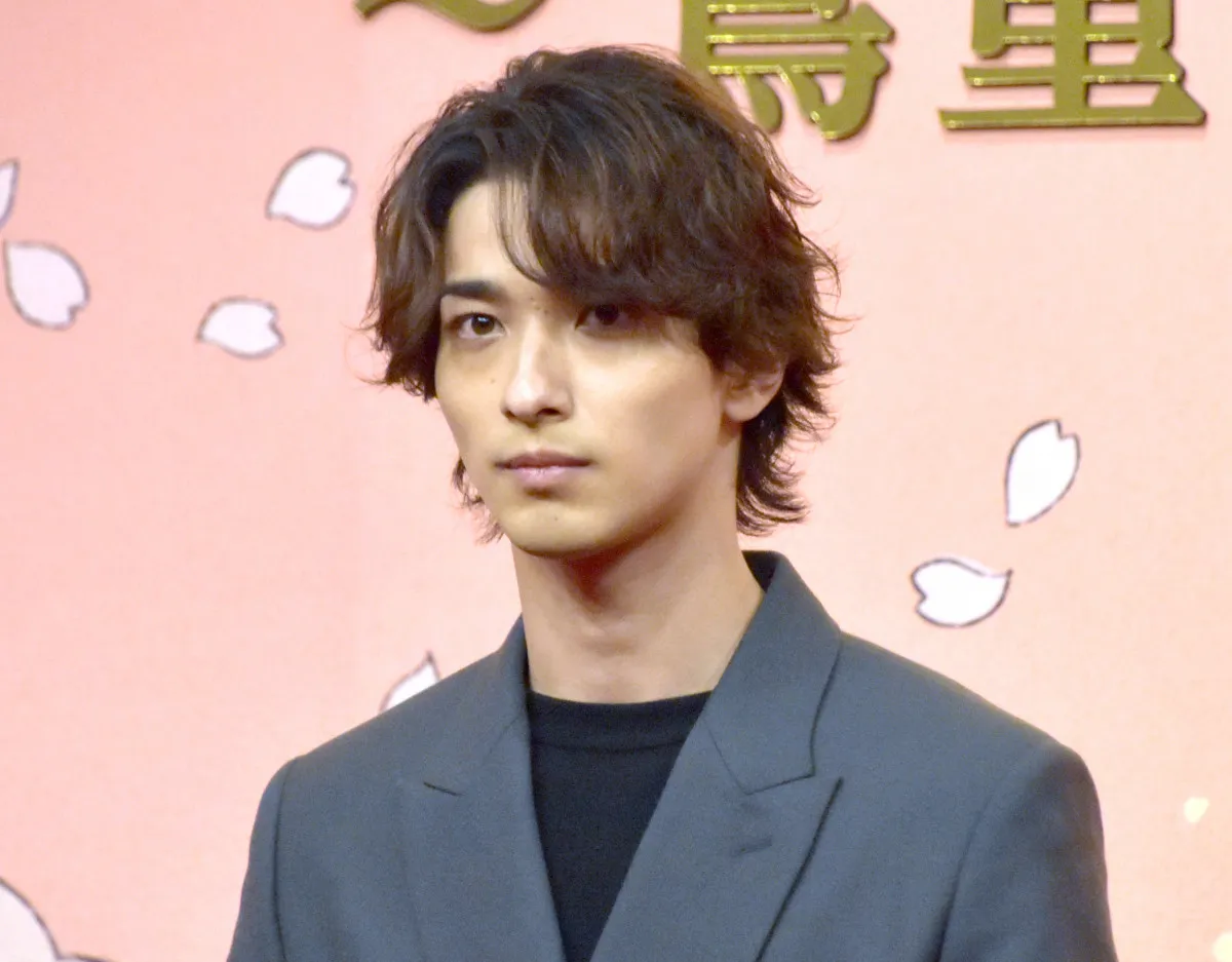 横浜流星、“父”との仲良しショット「親父様に惚れそう」「素敵な親子」　『べらぼう』で高橋克実と共演中