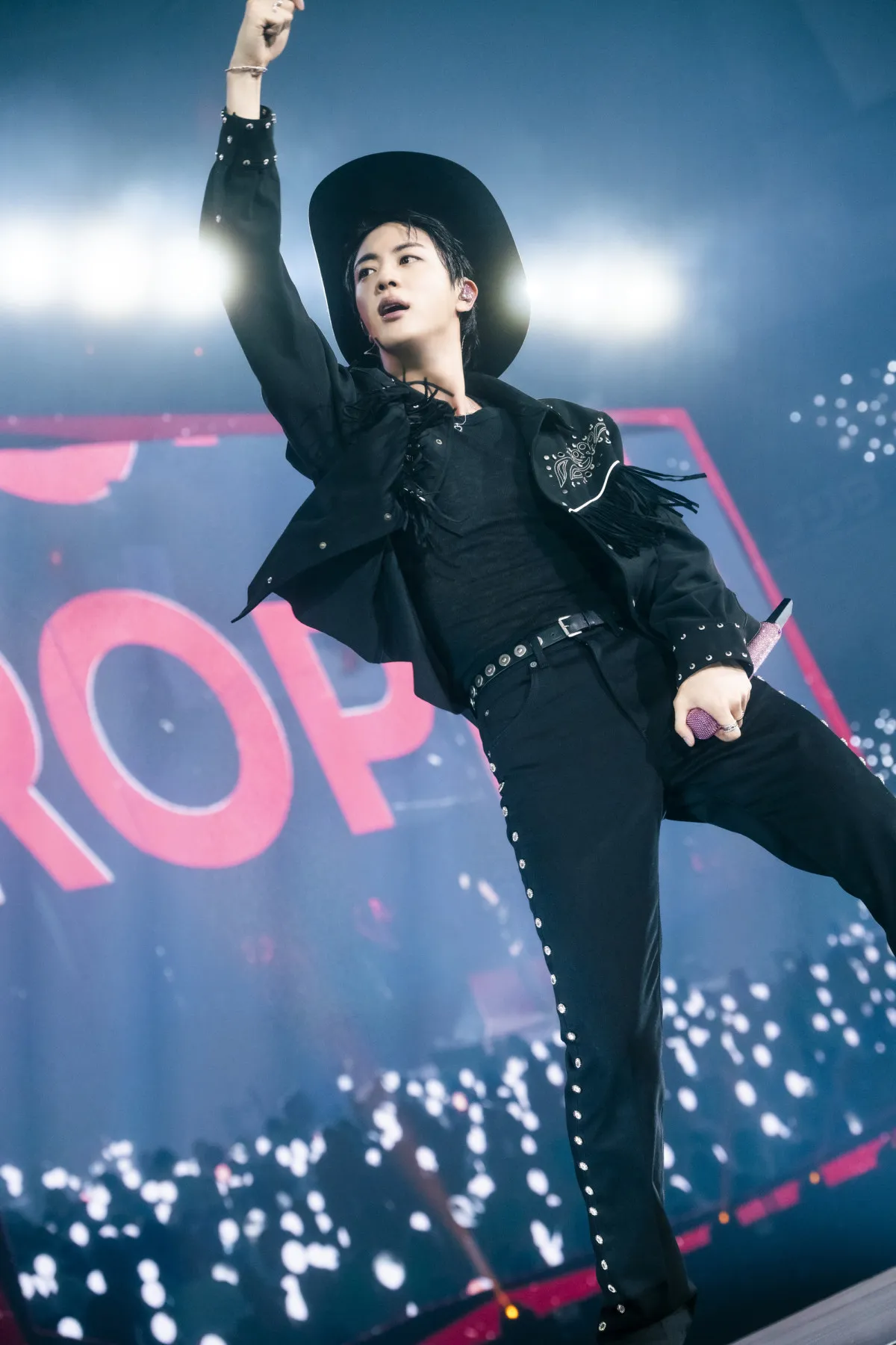 BTS・JIN、「ARMYが僕の全てです」　ソロファンコンサート『#RUNSEOKJIN_EP.TOUR in JAPAN』で日本のARMY13万人を魅了