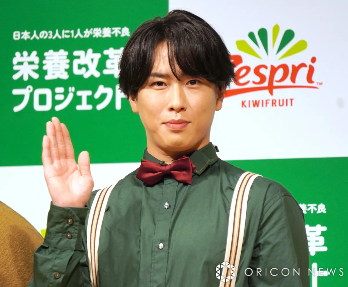 宮舘涼太、ソロイベントでロイヤル仕草を連発　おっちょこちょいな一面で報道陣をとりこに