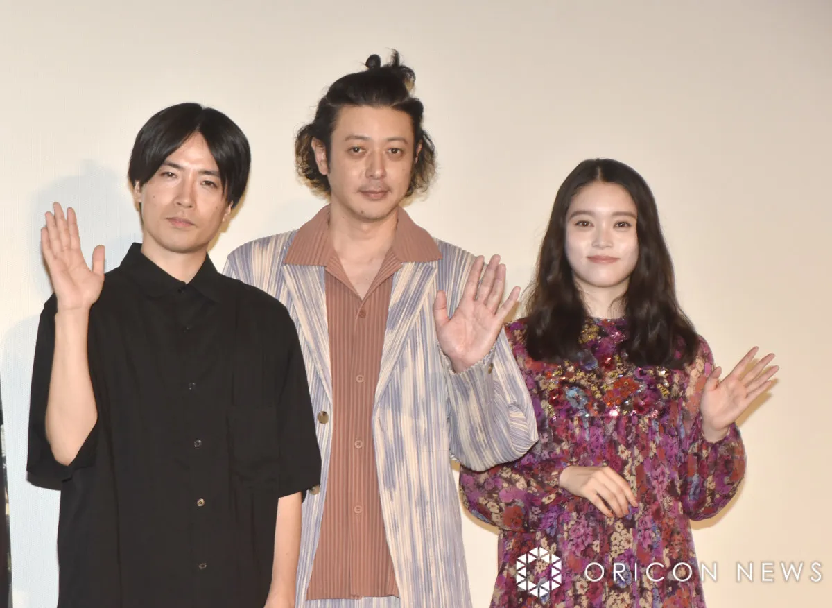 高石あかり、ミニ丈ワンピースで華やかに　ラジオ風ティーチインにオダギリジョー笑い
