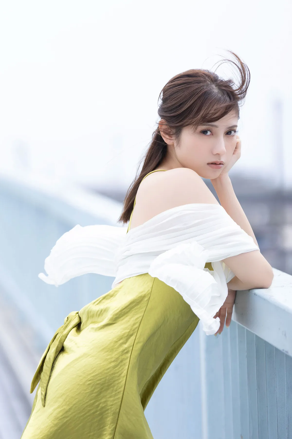 桃月なしこ、大人綺麗めグラビアは金爆『女々しくて』のロケ地で撮影　「テンションが上がりました」