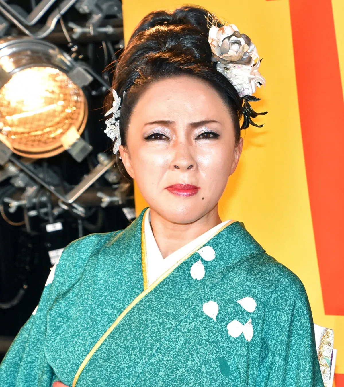 暴走族→夢の国キャストから「4~5年寝たきりに…」 ものまね芸人・坂本冬休みの壮絶人生に千鳥もエール