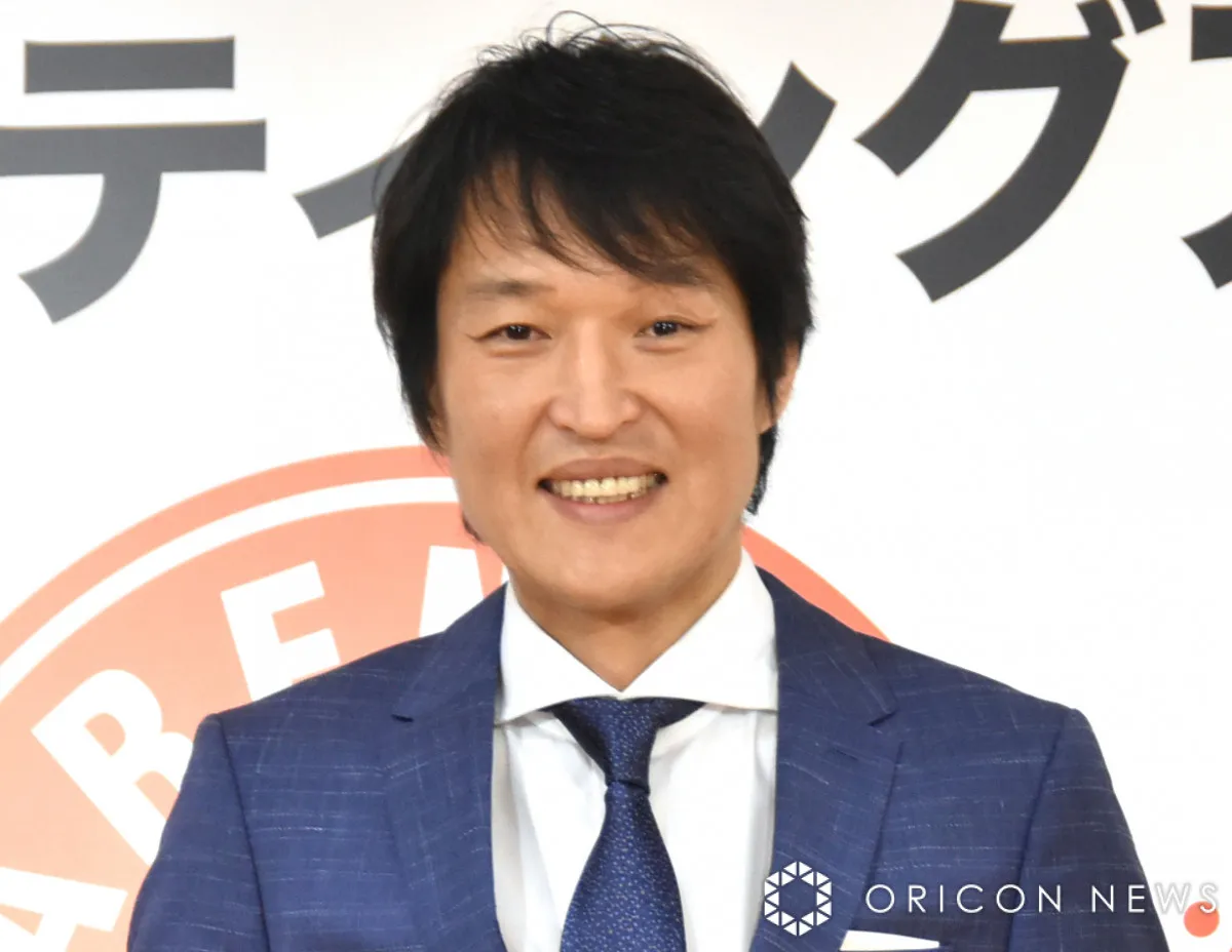 千原ジュニア、“愛車”バイクと2ショット「かっけー」「色かっこいいです」「ご機嫌治ってよかった」