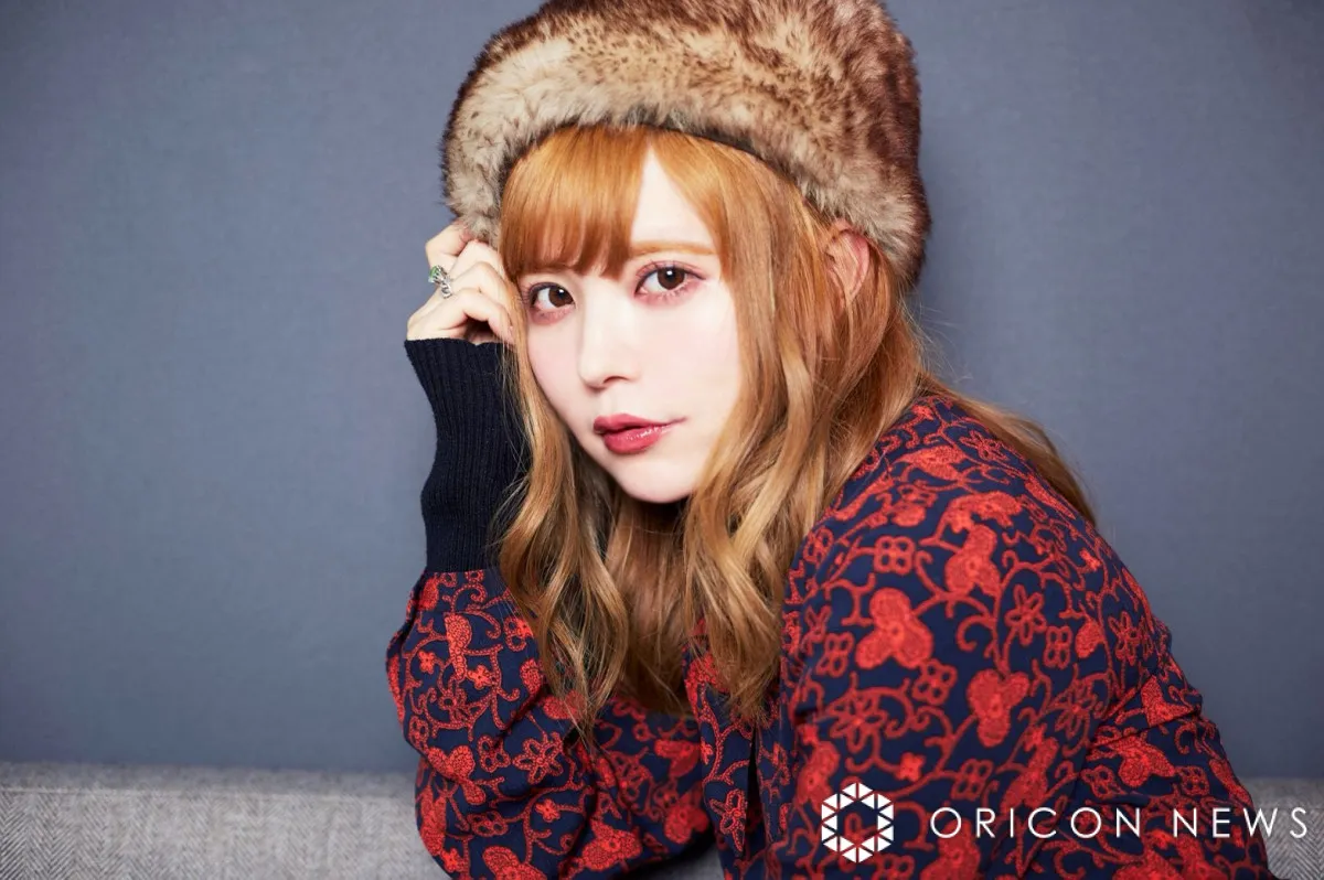 益若つばさ、“初”のブロンドヘアに反響「お人形さん!!!!すき!!!天才!!!」「ドール感半端ない」「え、天使？」