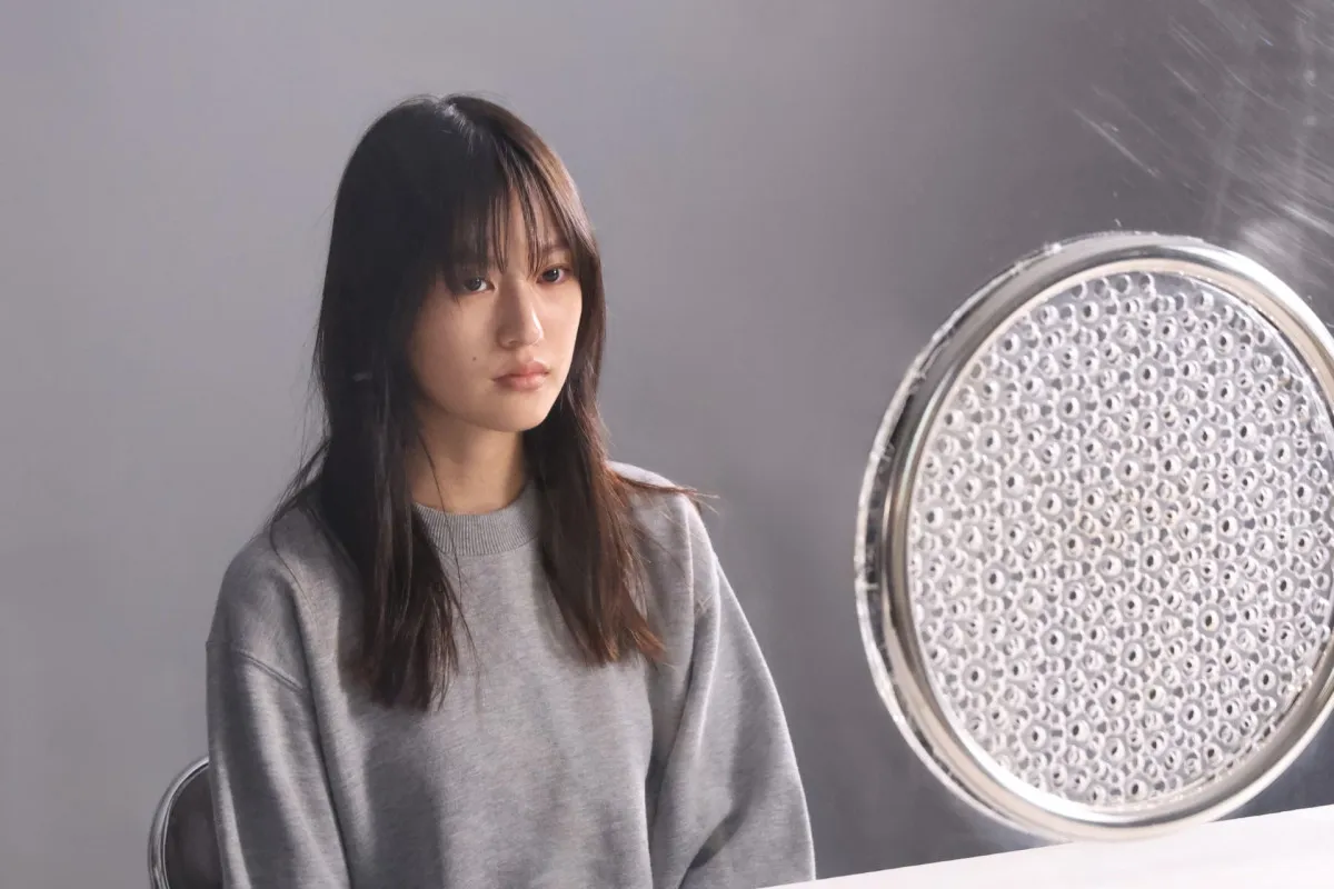 『最後の鑑定人』恒松祐里が出演 年の離れた資産家夫を銃殺してしまう若妻役に「最後まで目を離さず見ていただきたいです」【コメントあり】