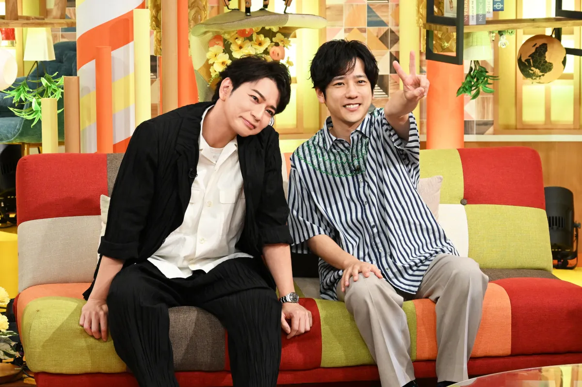松本潤&二宮和也、久々共演に照れ 六本木お買い物ロケ中に無茶ぶり「MJコーヒー買って!」