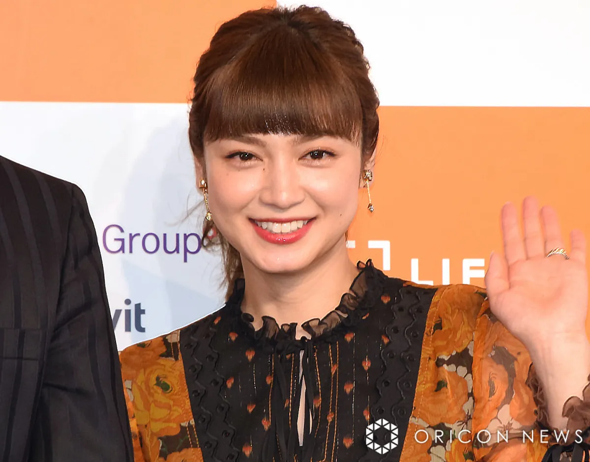 平愛梨、息子4人の円陣ショット添え夫・長友佑都を応援「この四人の兄弟最高！」「エピソード最高〜！試合結果も最こ…ブラボ〜!!」