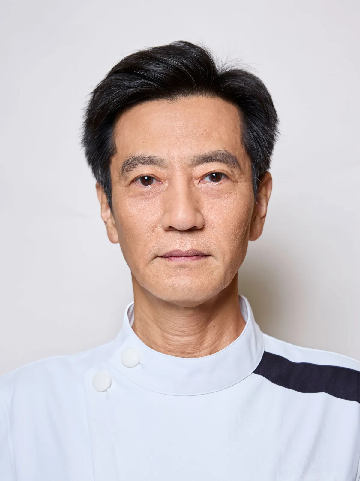 『19番目のカルテ』成海辰也役に津田寛治　キャラクター紹介（10）