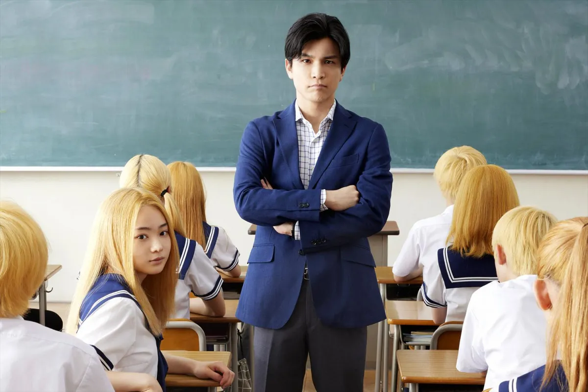 岩田剛典”イタい中学校教師”のぼやきが止まらない映画『金髪』特報映像解禁　白鳥玉季・門脇麦らキャストも発表