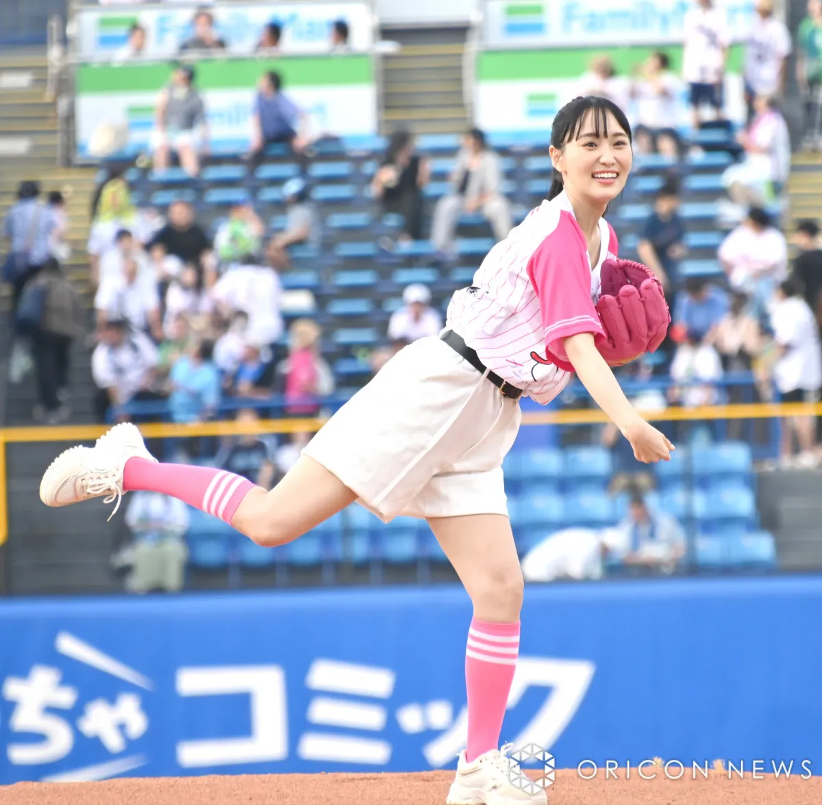 菅井友香、欅坂46時代から約6年ぶりファーストピッチ　同じ場所でリベンジ目指すも「本当に悔しい」