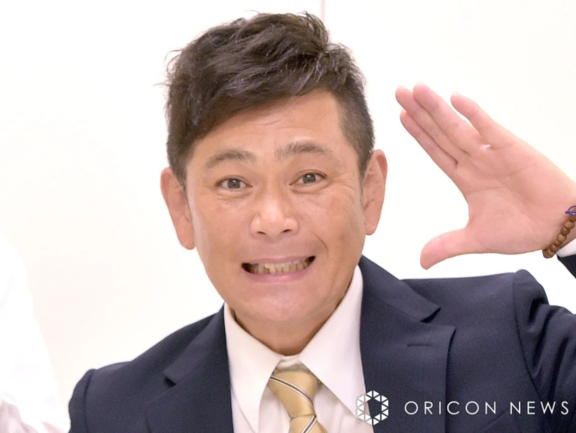 ココリコ遠藤章造、54歳バースデー会で息子たちと“顔出し”3ショット　妻が紹介「パパと出会ってからもぅ、15回も誕生日お祝いしてるとかなんだか、びっくり」