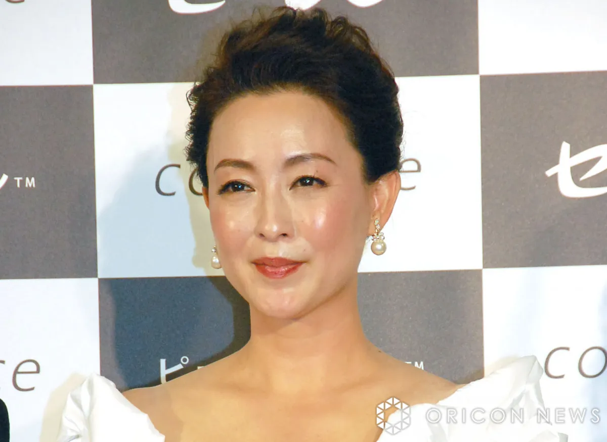 床嶋佳子、畑で育てた夏野菜を収穫「立派に育ちましたね！」「みずみずしい季節の野菜美味しそう!!」