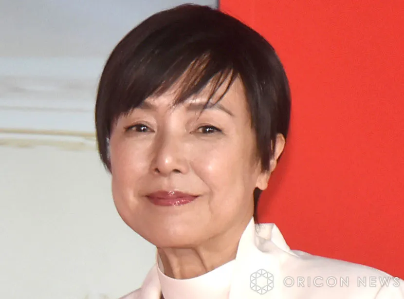 桃井かおり「いつも前をてくてく歩く旦那」の姿を紹介「素敵な旦那様」「仲良し〜」