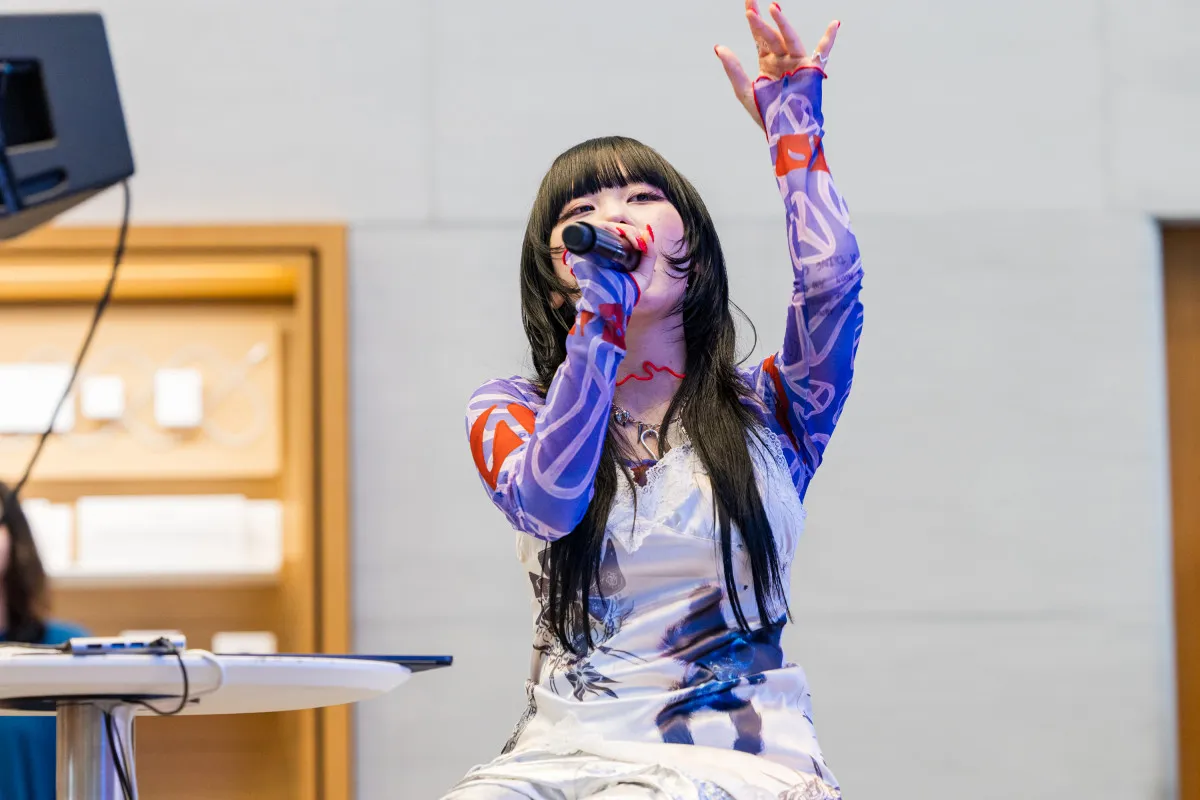 紫 今、『Today at Apple』に出演 話題曲「魔性の女A」の制作秘話やライブアレンジを披露