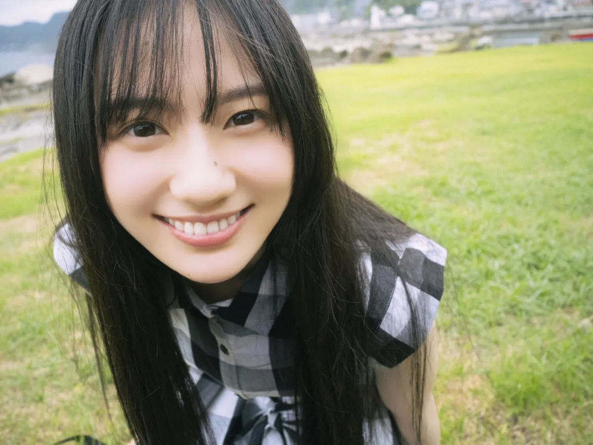 乃木坂46川崎桜、『B.L.T.』3年ぶり表紙　小川彩・林瑠奈と「夏の短編三部作」グラビア