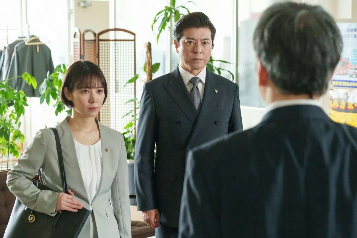 『能面検事』第2話、”開始30分”にネット驚がく「まだ二話なのに…???」「なお能面!!」【ネタバレあり】