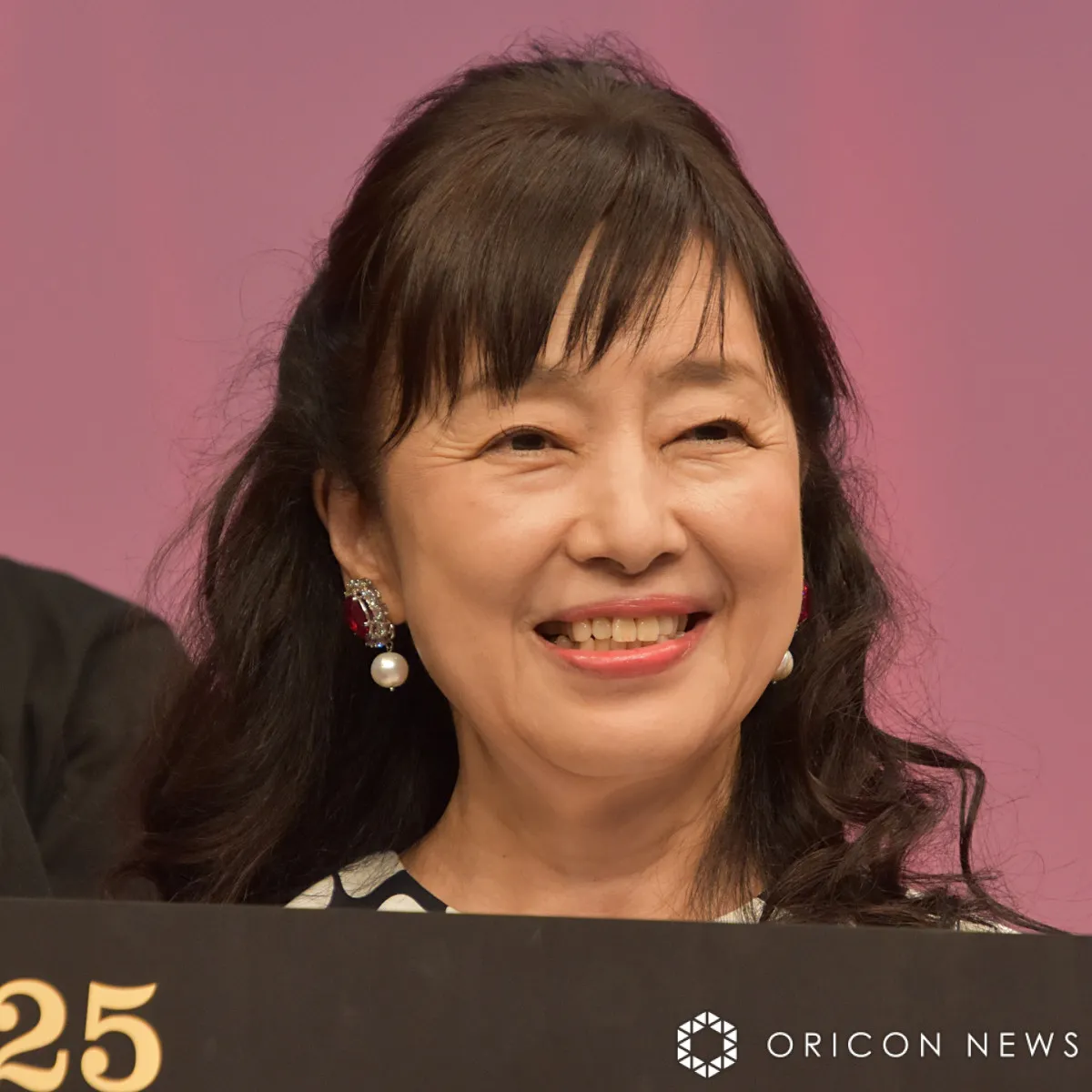 68歳・かたせ梨乃、ミニスカ美脚で魅了　かつての“極妻”も「今回は、侠和会の“姐さん”ではないので（笑）」