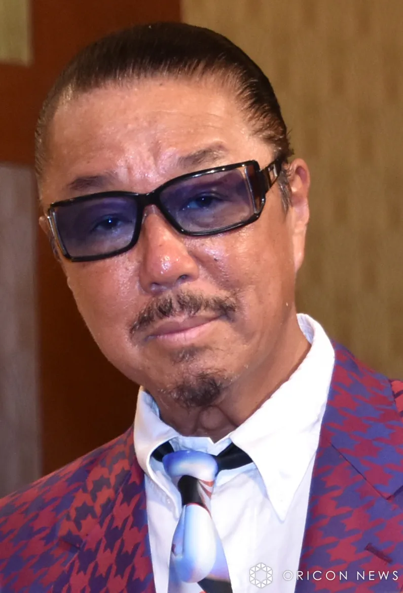 ブラザー・コーン、“6人目の孫”誕生を報告　近影ショットに「なんて素敵な写真」「ファンキーなお爺ちゃん」