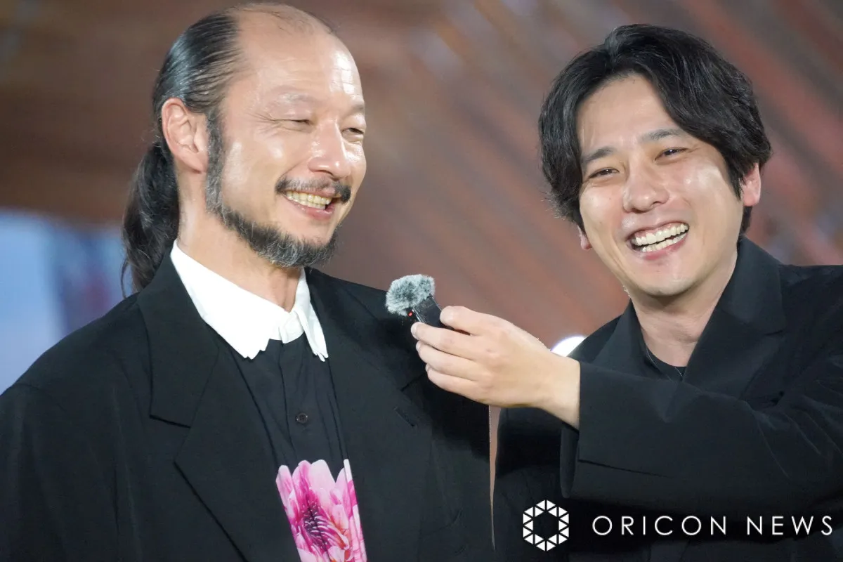 『8番出口』“おじさん”俳優・河内大和は嵐のライブ設営経験者　二宮和也との共演に感動「抱きつきたかった」