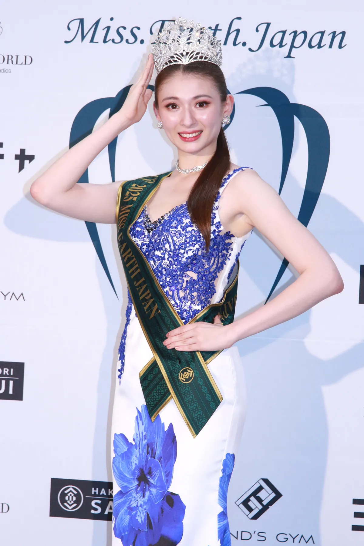 身長173cmの大学生・兵庫代表の島内エミリアさんがグランプリ　『2025ミス・アース・ジャパン』開催