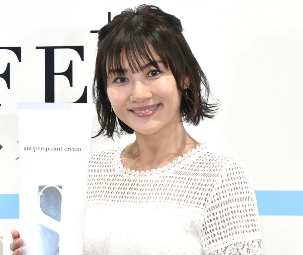 藤崎奈々子「家族が増えました！」　“アポロチョコ”そっくりな肉球の新しい家族にメロメロ