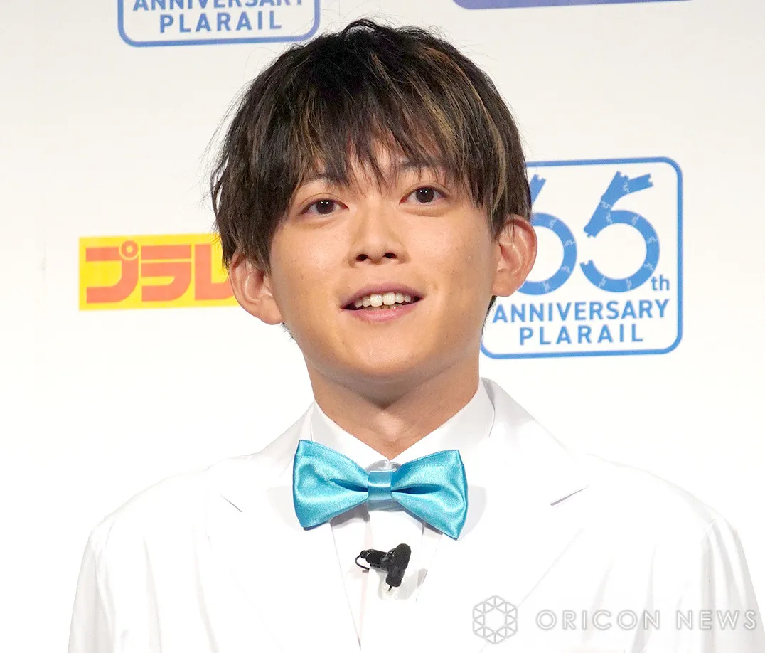 松丸亮吾、腹筋バキバキ 想像つかない肉体美に衝撃「合成みたいにエエ体」「胸板厚い」