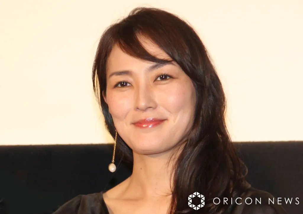 板谷由夏、父＆母との“親子バカンス”ショットを紹介「わーーー！」「幸せそう」「素敵過ぎます」　3人でサンフランシスコへ