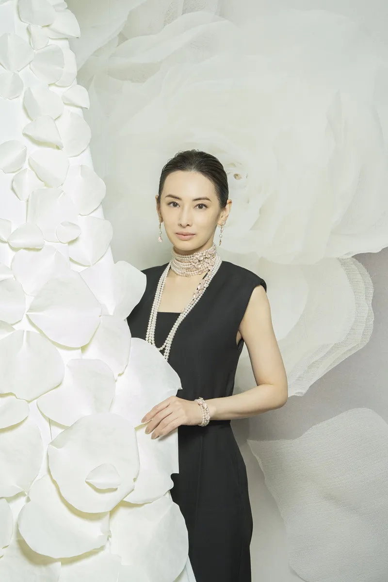 北川景子、ミキモト新作ハイジュエリーとパリの地へ「自信や輝きを与えてくれている」