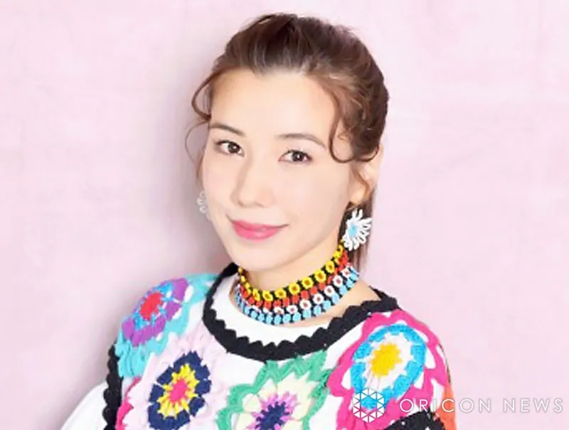 仲里依紗、世界的歌手との“超”密着ショット「もう友達やんっ」「オタクの頂点過ぎて草」
