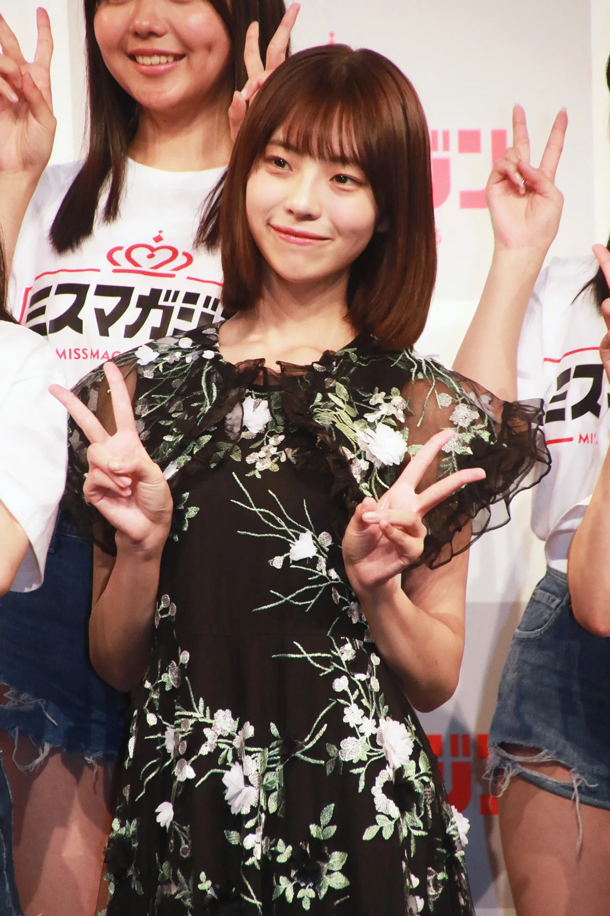 20歳・菊地姫奈、“名機”にまたがる姿に反響「可愛すぎる」「ワイルドな雰囲気ですね、カッコイイ」