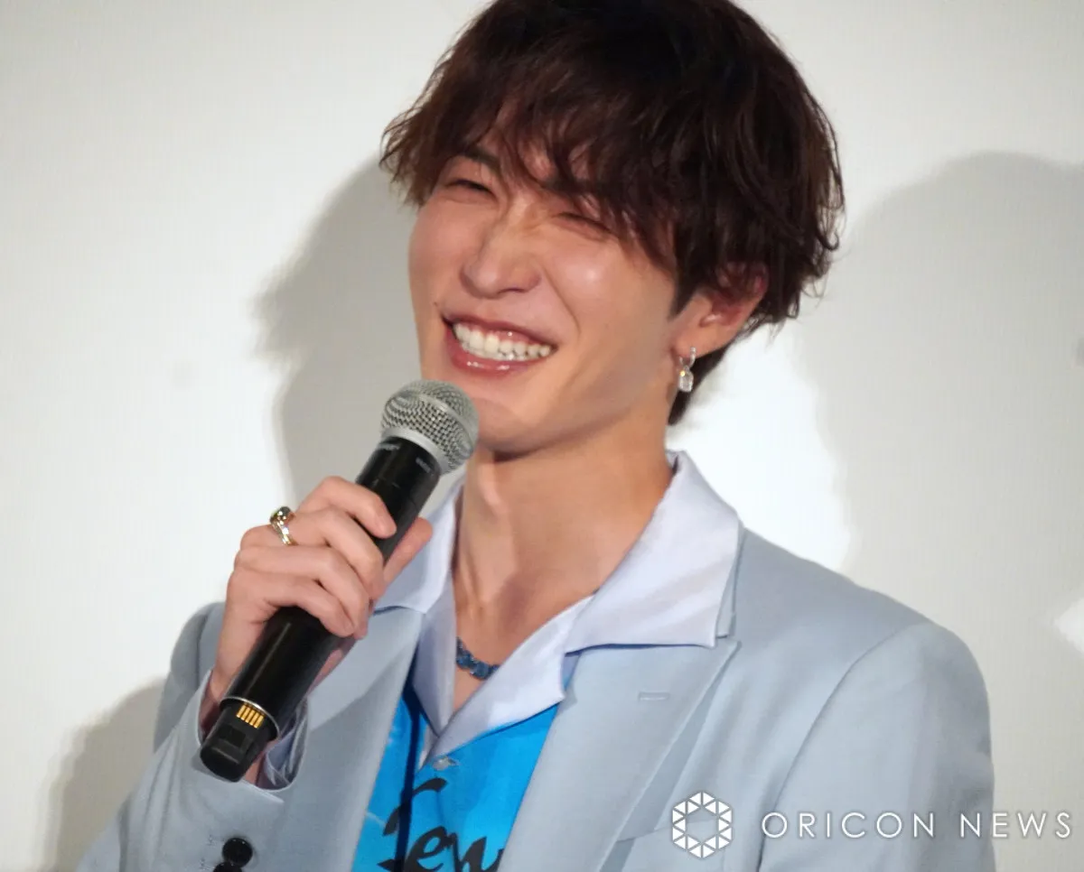 渡辺翔太、吉田鋼太郎の初対面での対応にキュン「いきなり好きになっちゃいました」