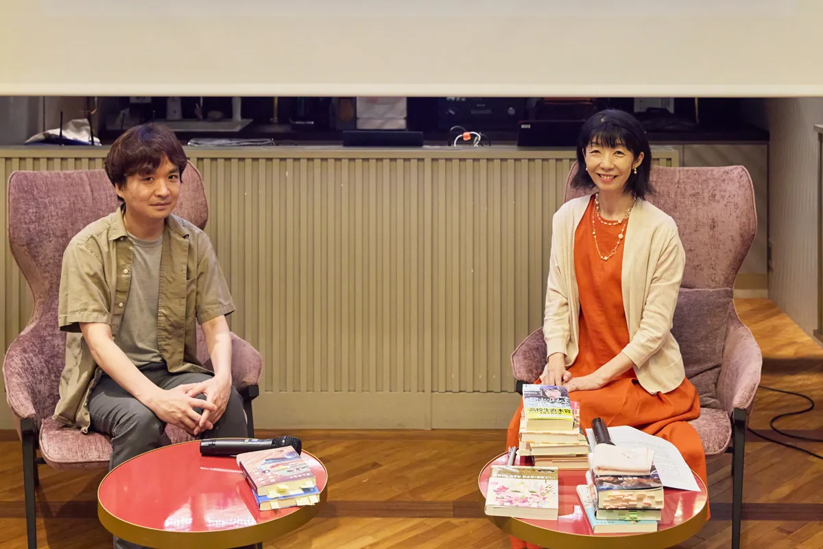 本屋大賞作家・逢坂冬馬さん、最新作の手本は「青山メソッド」 作風異なる人気作家との対談で創作秘話を明かす