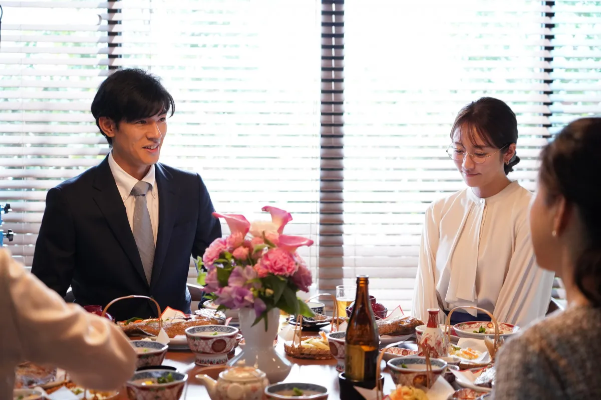 『愛の、がっこう』中島歩の怪演に視聴者悲鳴　浮気＆婚約者を尾行・盗撮…「食べ方までうわぁとなる」「気持ち悪さが増してる」