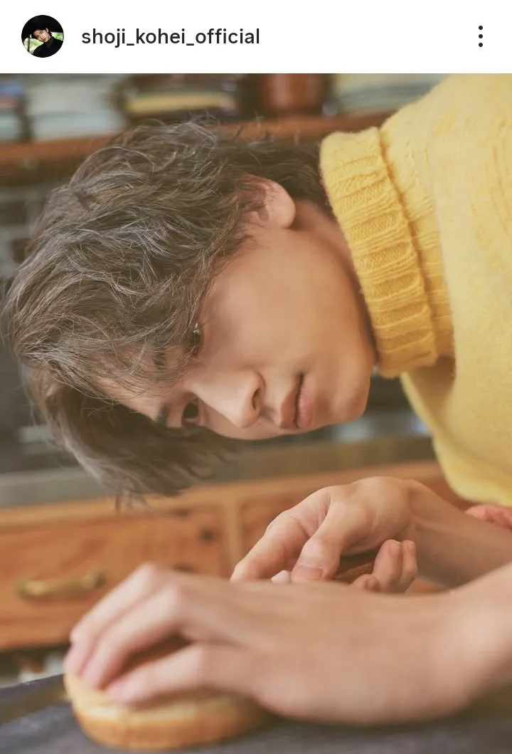 庄司浩平がかわいらしいクレープを“食レポ”する動画が話題「僕も日頃、糖質とか炭水化物抑えてるけど…」　ドラマ『40までにしたい10のこと』オフショット
