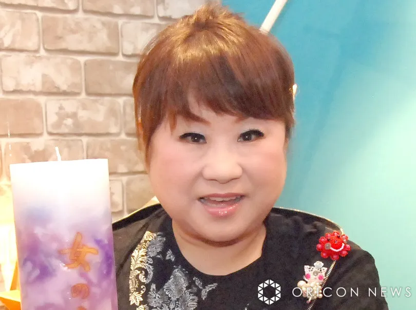 天童よしみ、楽屋で弁当を食べる“自然体”ショット「食べてるよしみさん、可愛い」「至福のひとときが良いですね～」
