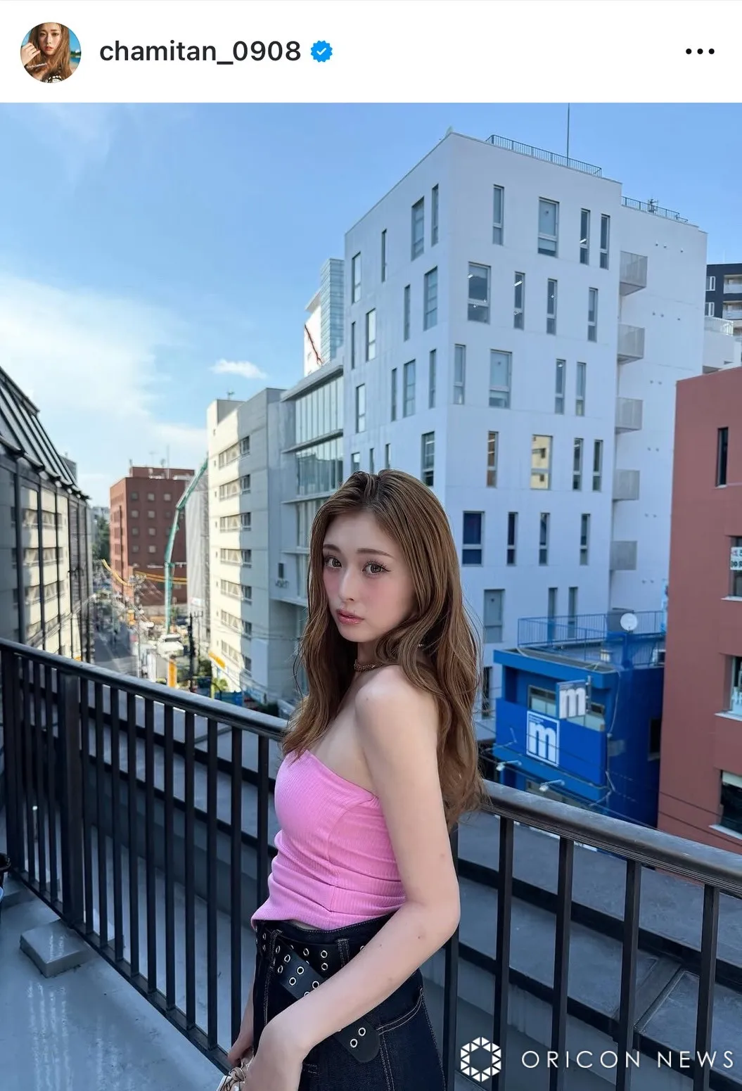 「なつきた～」ゆうちゃみ、胸元のぞく開放的な“夏コーデ”に反響「セクシーで可愛い」「ギャルの女王！」