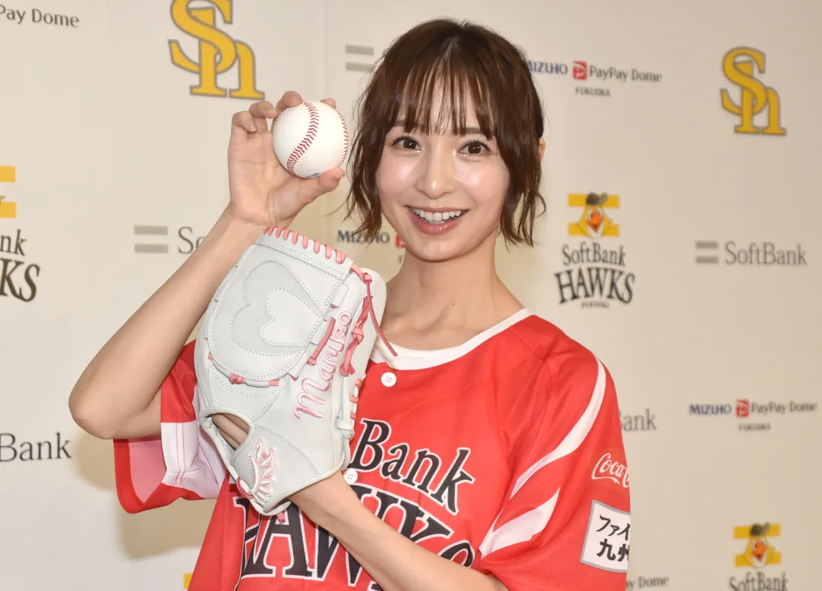 『鷹祭 SUMMER BOOST 2025』スタート　篠田麻里子がFピッチ　試合後のAKB48のライブに期待「さらに盛り上げて！」