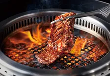 焼肉きんぐ、新グランドメニュー発表　　「五大名物」「裏名物」リニューアル、「青唐焼肉」加わる