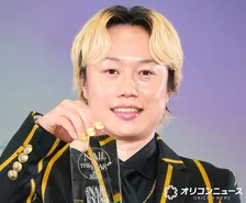 「ネイリストだったんですか!?」41歳・見取り図リリー、『ネイルオブザイヤー』授賞式のネイルを紹介　「めっちゃオシャレ」「才能ですね」と反響
