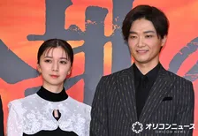 井上芳雄、上白石姉妹と続けて夫婦役　萌歌「姉妹ともどもお世話になっている」