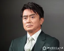 石黒賢、緑のスーツで登場　最近の“投資"エピソード披露「ブランド星人ではないんですが…」