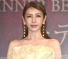 “奇跡の50歳”美香、くびれショット公開　驚異のスタイル「年齢を聞いて驚く！」「まさに50代の希望の光！」