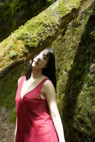 「グラビア界の至宝」Gカップ・鈴木聖、衝撃のファースト写真集　「バストトップの限界表現」に初挑戦