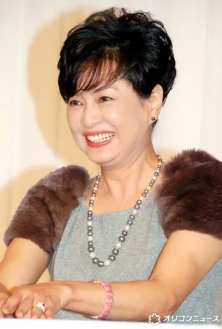 かとうかず子、庭に実った“大量の柿”を紹介「息子娘が参加して作業してくれました」 元夫は東国原英夫